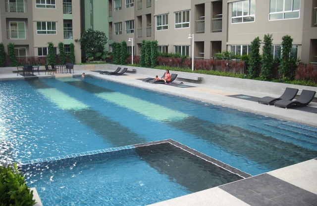 APARTMENT NEAR HISTORIC CENTRE OF BANGKOK IN LUXURY RESIDENCE WITH POOL