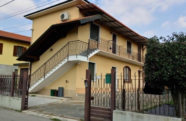 Apartment near Malpensa airport, family friendly, pets allowed.