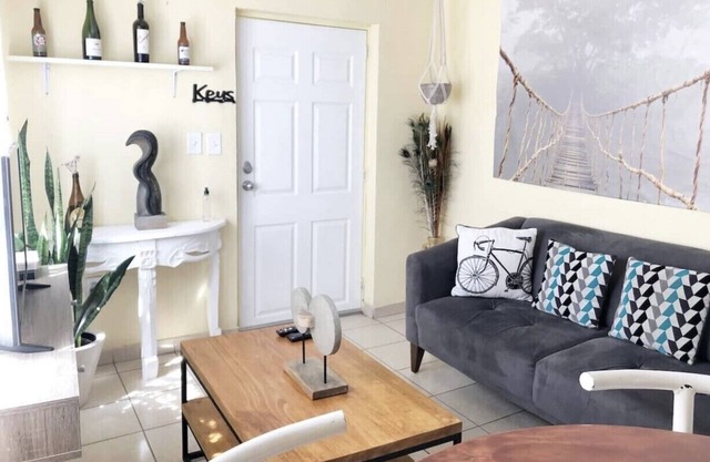 Apartment Near Main Plaza w/DISNEY+, NETFLIX & MORE!