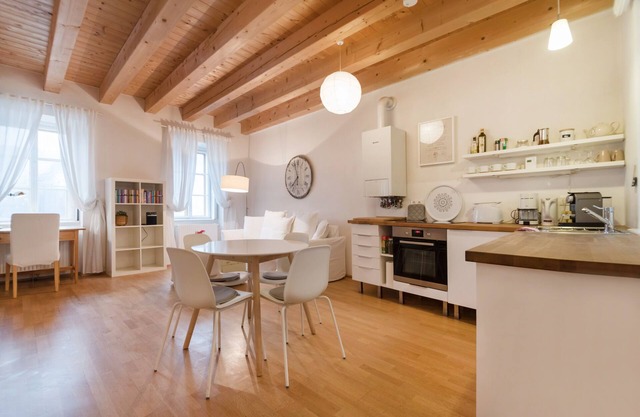 Apartment near subway