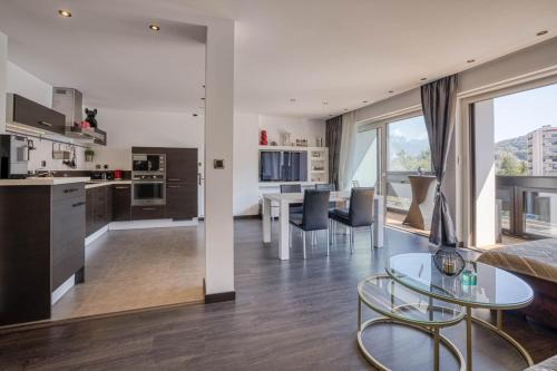 Apartment near the train station and Lake Annecy