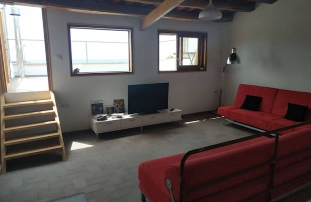 Apartment near train, beach and BCN
