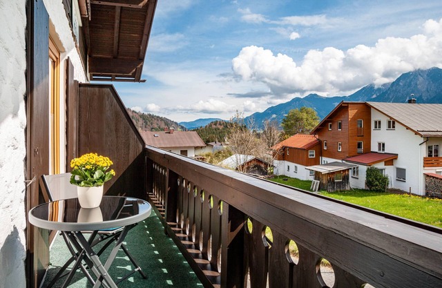 Apartment Nebelhorn with Mountain View, Balcony and Wi-Fi