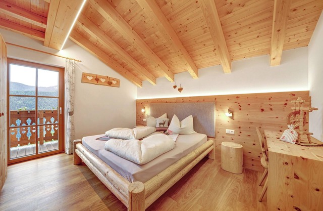 Apartment 'Niederhaushof' with Mountain View, Balcony and Wi-Fi