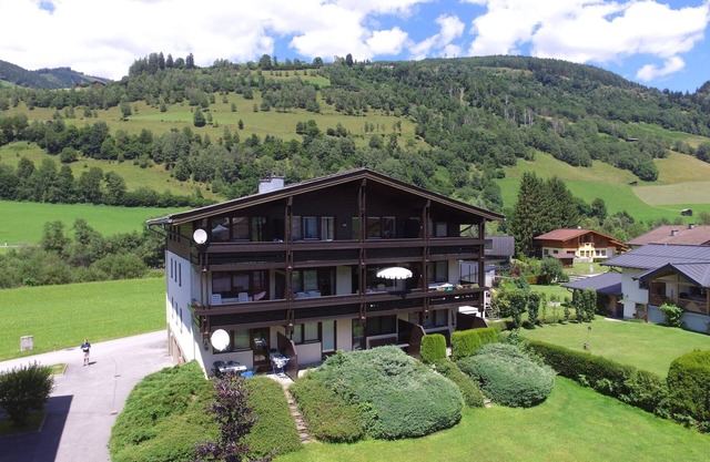 Apartment Niedernsill near Ski Slopes