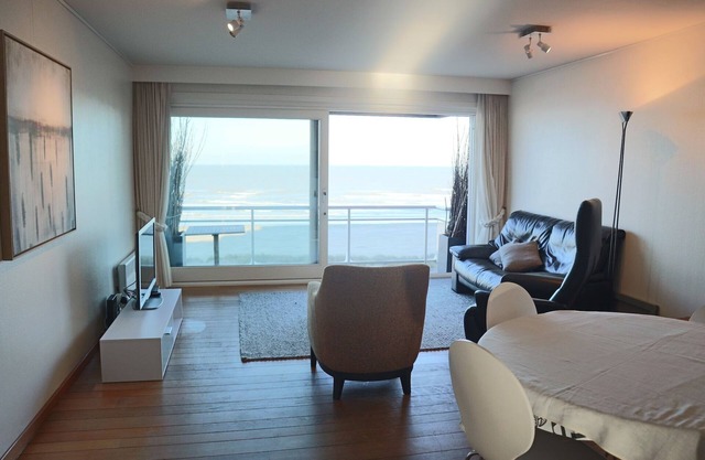 Apartment Nieuwpoort with Sea Views