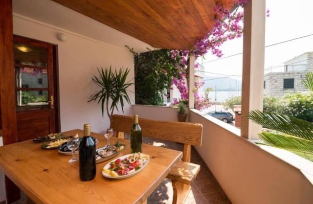 Apartment Nina & Kate - Comfort One Bedroom Apartment with Terrace and Sea View