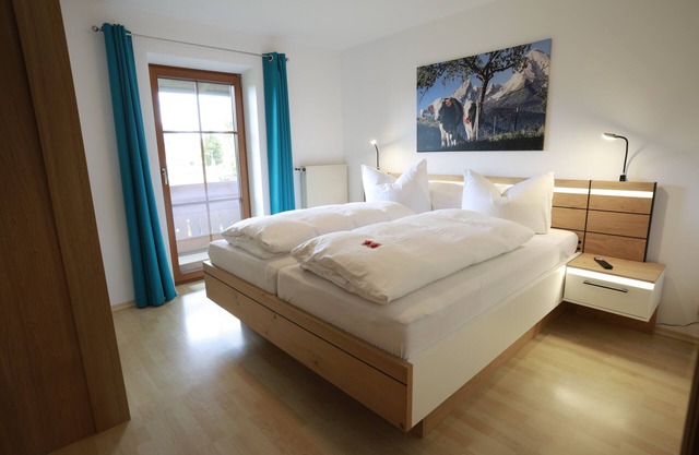 Apartment no. 3 with mountain view, 62m², modern furnishings and very large south/east-facing balcony