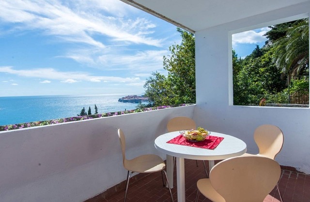 Apartment Noa-Great Modern,recently Renovated With Amazing Views Of The Old Town