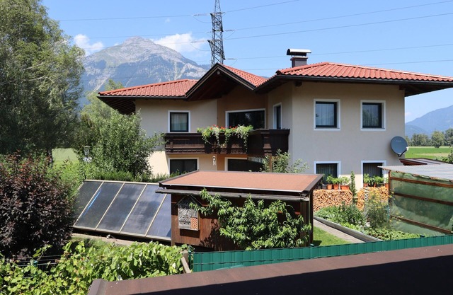 Apartment on the outskirts of Strass Zillertal