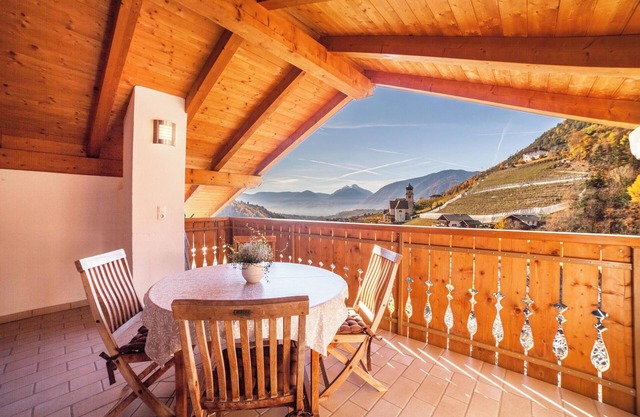 Apartment 'Oberegghof Hahnenkamm' with Mountain View and Wi-Fi