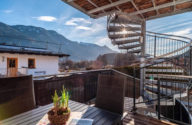 Apartment 'Oberladstätter' with Mountain View, Private Terrace and Wi-Fi
