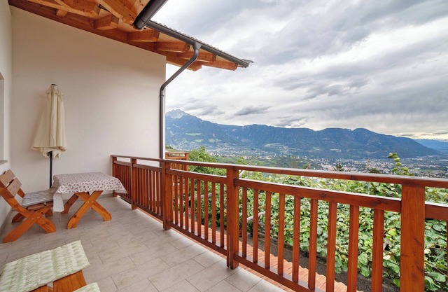 Apartment 'Oberötzbauer Alpenrose' with Mountain View, Shared Garden and Wi-Fi