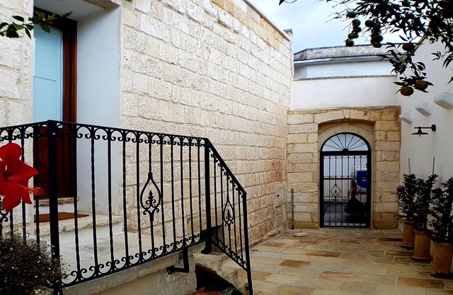 Apartment 'Oikia Giuggianello Le Bey Fausta' in Puglia with Wi-Fi and Shared Garden