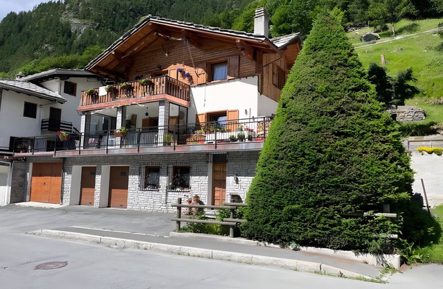 Apartment 'Olga - La Roisette' with Mountain View
