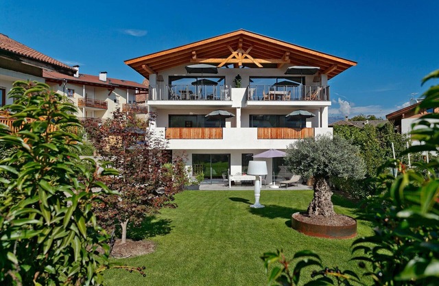 Apartment "Oma luisa - Schlosserhaus 31" with Balcony, Mountain View & Wi-Fi