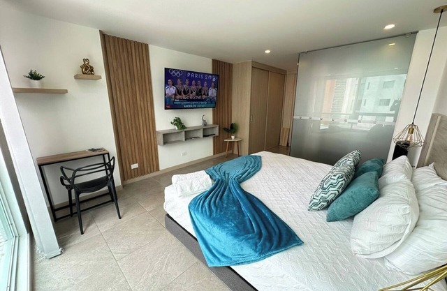 Apartment on Centenario Avenue with pool, gym