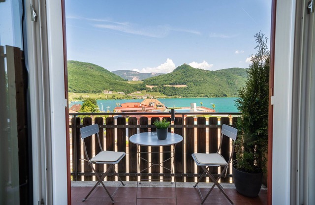 Apartment on Lake Kaltern 2