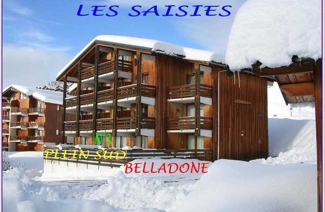 APARTMENT ON THE GROUND FLOOR FACING SOUTH NEAR THE SLOPES + PRIVATE PARKING