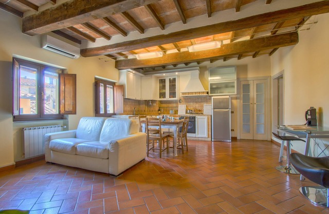 Apartment on the Hall, full Historical Center Pistoia