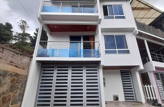 APARTMENT ON THE HILL