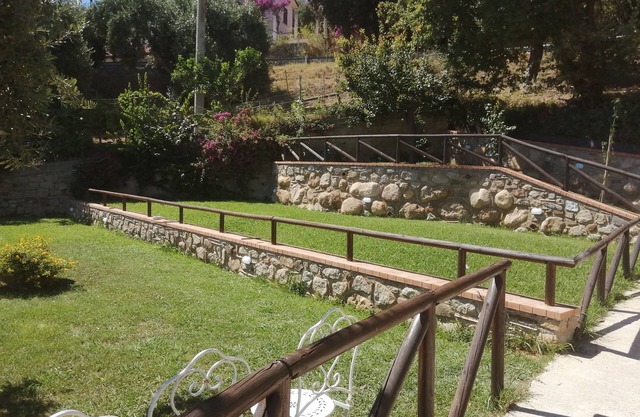 APARTMENT ON THE SEA OF CILENTO WITH PARKING AND GARDEN
