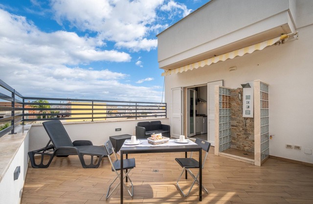 Apartment 'Over The Top - Lu Ientu' with Private Terrace, Wi-Fi and Air Conditioning