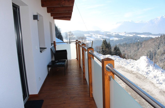 Apartment overlooking the mountains