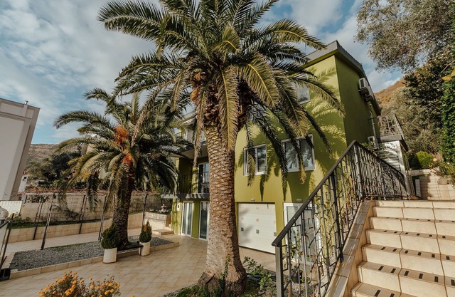 Apartment Palm Point With Sauna and Indoor Heated Pool