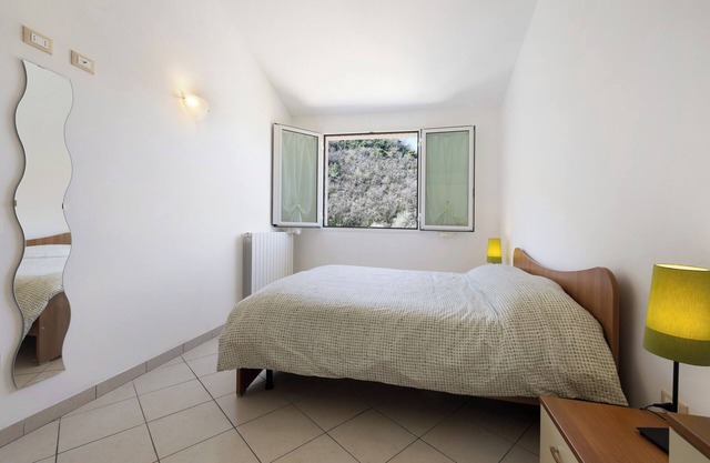 Apartment 'Pana La Taggiasca' with Mountain View