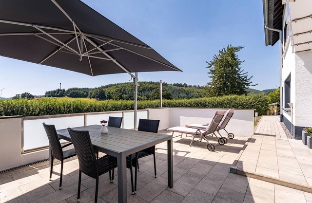 Apartment 'Panoramanest' with Private Terrace, Private Garden and Wi-Fi