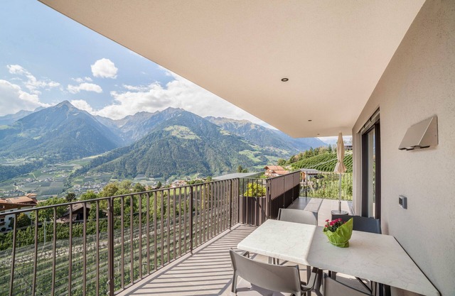 Apartment 'Panoramawohnung Bergerweg' with Mountain View, Wi-Fi & Terrace