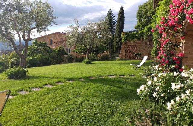 Apartment Papaveri, super view, swimming-pool with hydromassage, wi-fi, relax