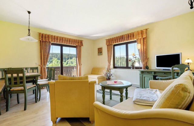Apartment 'Pension Bergblick - Grüner Graben' with Mountain View, Balcony and Wi-Fi