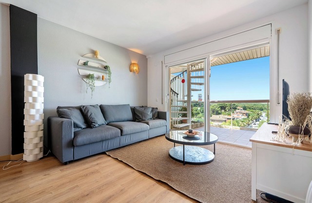 Apartment 'Penthouse Fonoll' with Sea View, Shared Pool and Air Conditioning