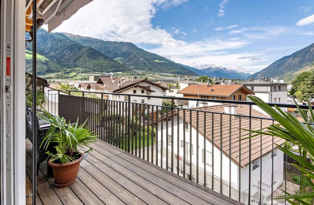 Apartment 'Penthouse - Venosta' with Mountain View, Balcony and Wi-Fi
