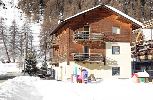 Apartment "Piz Filone" with Mountain View, Wi-Fi