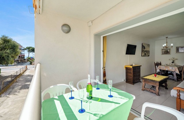 Apartment "Playa Dorada B106" near Beach with Balcony, A/C & Wi-Fi