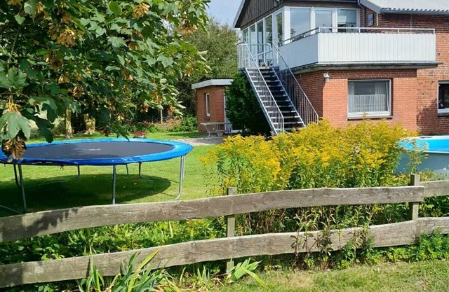 Apartment 'Plüschmors' with Shared Garden, Balcony and Wi-Fi