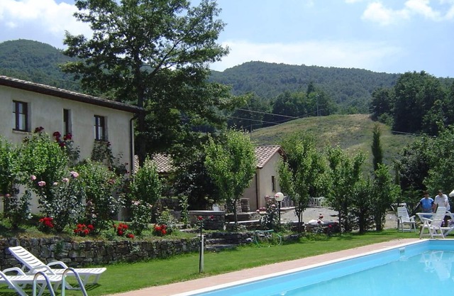 Apartment 'Podere Le Ghiande, Fienile N°6' with Shared Pool, Shared Garden and Wi-Fi