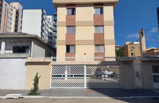 APARTMENT PRAIA GRANDE GUILHERMINA WITH GARAGE NEAR THE BEACH