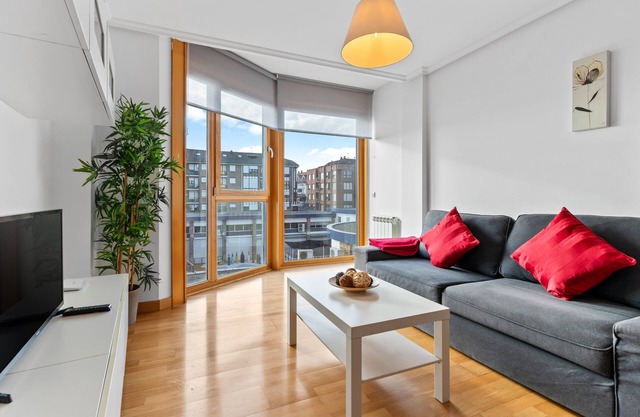 Apartment "Precioso apartamento en Santoña" Near the Beach with Wi-Fi