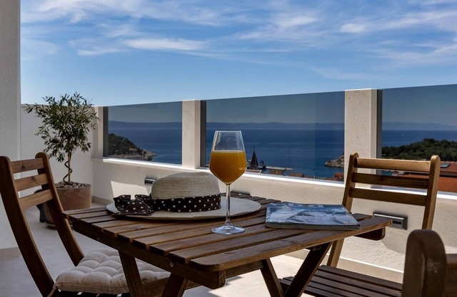 Apartment Prgo - with view and parking: A3(4) - Makarska, Riviera Makarska, Croatia