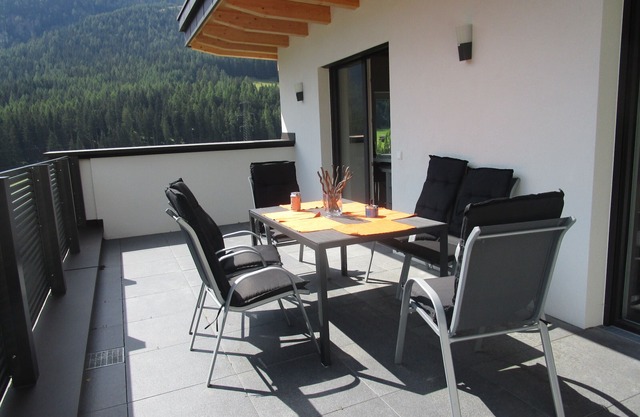 Apartment-Private Bathroom-Mountain view