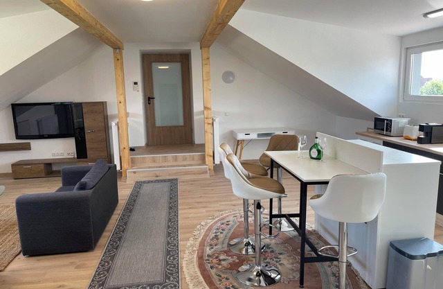 Apartment Promedklinik 3 near Main River with with offer of wellness massages on site