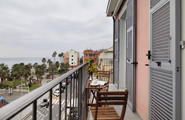 Apartment 'PUNTODIVISTA' with Sea View, Wi-Fi and Air Conditioning