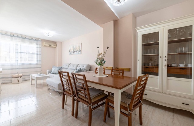 Apartment 'Rapitenc' with Wi-Fi and Air Conditioning