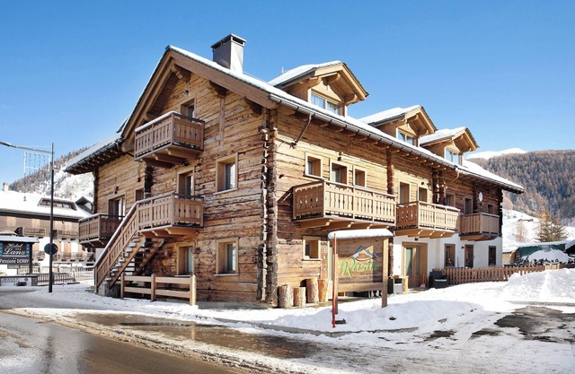 Apartment 'Rasia Residence Relax' with Mountain View, Shared Garden and Wi-Fi