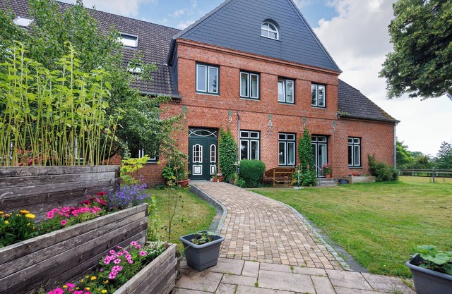 Apartment 'Reit- Und Ferienhof Alte Dorfschule' with Private Terrace and Wi-Fi