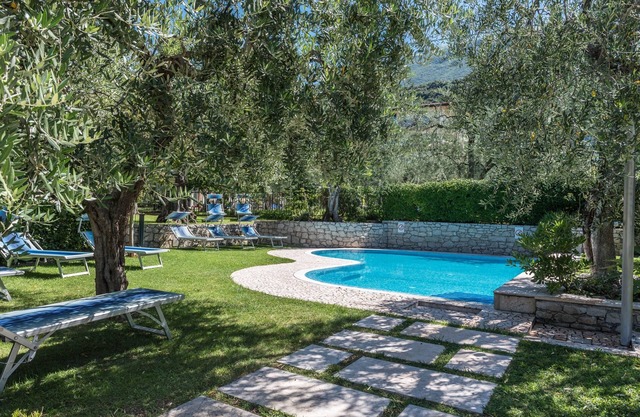 Apartment 'Residence La Pergola Trilocale' with Mountain View, Wi-Fi and Air Conditioning